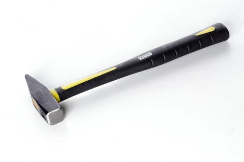 Молоток слесарный с фиберглассовой рукояткой (600гр) СИЛА