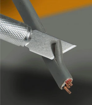 STANLEY STHT0-73872 Набор скальпелей "Hobby", 12 различных типов лезвий, две рукоятки, в кейсе.