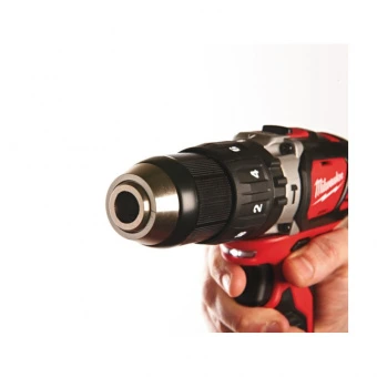 MILWAUKEE Дрель-шуруповерт аккумуляторная ударная M18BPD-202X крут.мом. 50Нм | 4933446189