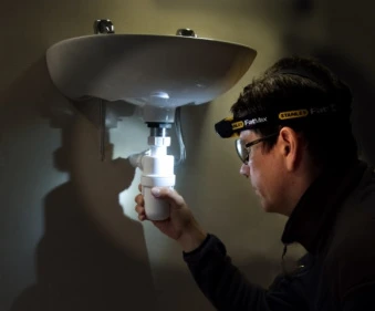 STANLEY FMHT0-70767 Фонарь FatMax® налобный светодиодный 80 люм, 8 Ч, 90 м , 3 эл АА