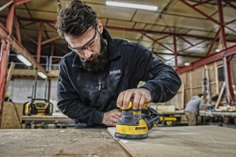 Шлифмашина эксцентриковая DeWALT DWE6423