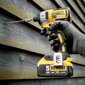 Шуруповерт аккумуляторный ударный DeWALT DCF887P2