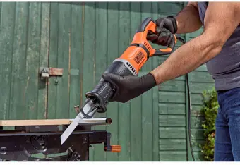 Шабельна пила мережева BLACK + DECKER, 750 Вт