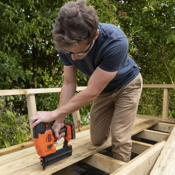 Пістолет цвяхозабивний BLACK+DECKER,18 В, 16-50 мм, 3 кг, без акумуляторів та зарядного пристрою