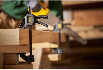 STANLEY FMHT0-83232 Струбцина "FatMax M" быстрозажимная, макс. размер 150мм -270мм, давление 45кг.