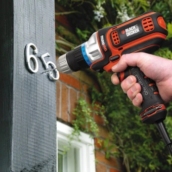 Многофункциональный инструмент с насадкой дрель - шуруповерт Black&Decker MT350K