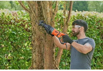 Шабельна пила мережева BLACK + DECKER, 750 Вт