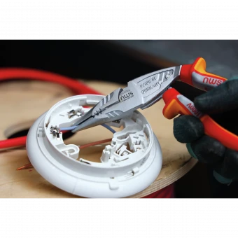 NWS  Плоскогубці комбіновані "Ergo Multi" з ізольов. ручками VDE до 1000 В: вигнуті 45°, L= 200 мм |