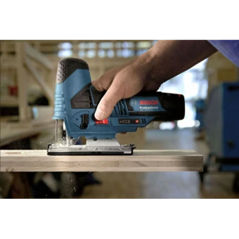 Акумуляторний лобзик Bosch GST 12V-70 (12 В, 2 А*год, 2800 ход/хв) (0615990M40)