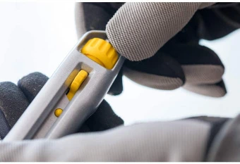 STANLEY 0-10-018 Нож 18мм сегментированное лезвие 165мм, метал серия Interlock на блистере