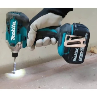 Акумуляторний ударний гайковерт Makita DTD156SF (18 В, 3 А*год, 155 Н*м)