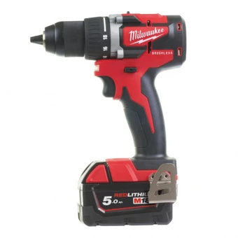 MILWAUKEE Дрель-шуруповерт аккумуляторная M18 CBLDD-502C крут.мом.60Нм +з/у+аккумулятор | 4933464556