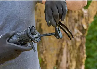 Шабельна пила мережева BLACK + DECKER, 750 Вт