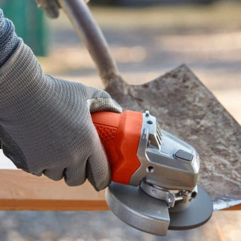 Шліфмашина кутова мережева BLACK+DECKER, 800 Вт, d=125 мм, 12000 об/хв, вага 1.7 кг | BEG120