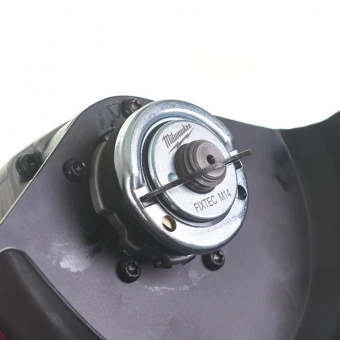 MILWAUKEE Углошлифовальная машина AGV 13-125 XSPDEB с AVS, тормозом и лопаточным выключателем | 4933