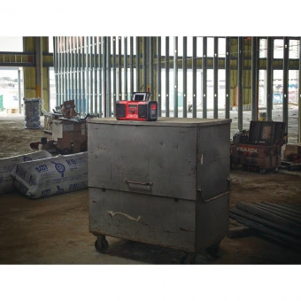 MILWAUKEE Аккумуляторное радио M18 JSR-0 4933451250 | 4933451250