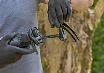 Пила шабельна мережева BLACK+DECKER, 750 Вт, 0 - 2800 ход/хв, величина ходу 20 мм, вага 2.4 кг