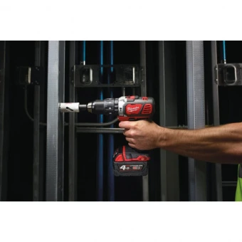 MILWAUKEE Дрель-шуруповерт аккумуляторная ударная M18BPD-402X крут мом. 60Нм | 4933446192