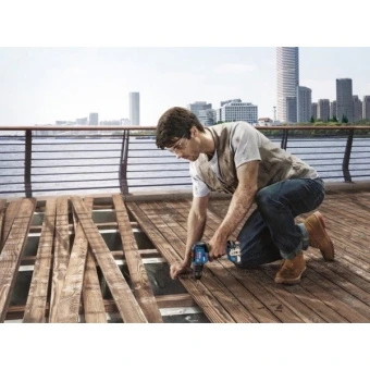 Акумуляторна дриль-шуруповерт Bosch GSR 18 V-50 + набір біт (2х18 В) (06019H5004)