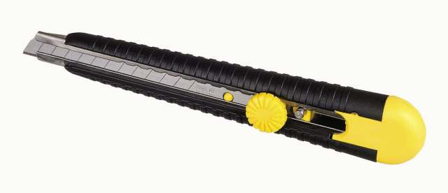 STANLEY 0-10-409 Нож 9мм сегментированное лезвие 135мм серия DynaGrip