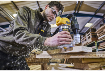 Фрезер окантовочный DeWALT D26200