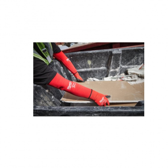 MILWAUKEE Нарукавник червонийз опором порізам 3 рівня, 40см | 4932478584