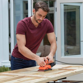 Шліфмашина вібраційна BLACK+DECKER, 150 Вт, 15000 об/мин, 90х187 мм, амплітуда 2 мм, вага 1.4 кг