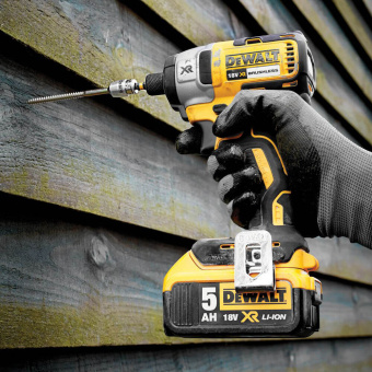 Шуруповерт аккумуляторный ударный DeWALT DCF887P2