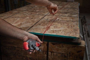 MILWAUKEE Шнур разметочный длиной 30м/1,5мм в комплекте с меловым порошком красный | 4932498391