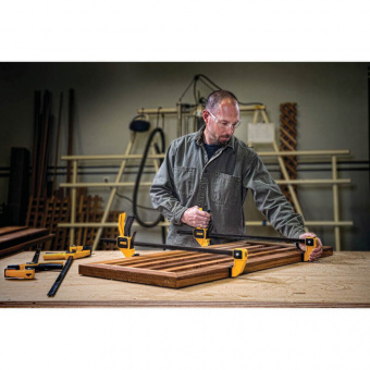 DeWALT Струбцина "L" швидкозатискна, 600 мм, максимальний тиск 135 кг.