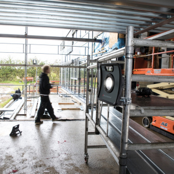 SCANGRIP Прожектор переносной 6000 lumen NOVA 6K C+R (С сетевым кабелем и аккумулятором) | 03.5443