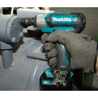 Акумуляторний ударний гайковерт Makita TW141DWME (2х10.8 В, 4 А*год, 145 Н*м)