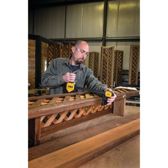 DeWALT Струбцина "XL" швидкозатискна, 600мм, максимальний тиск 270 кг.
