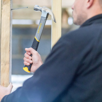 STANLEY STHT0-51309 Молоток 450г с загнутым гвоздодером и рукояткой из стекловолокна