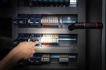 Wiha фонарь многофункциональный со светодиодом, лазером и УФ-лучом в блистере