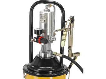 Мастильний апарат пневматичний VOREL: бак-16л, шланг l=4м, макс. P= 40МПа, продукт- 0,85л/хв [1]