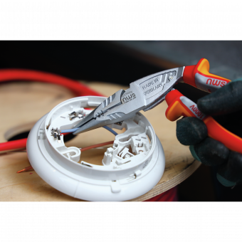 NWS  Плоскогубці комбіновані "Ergo Multi" з ізольов. ручками VDE до 1000 В: вигнуті 45°, L= 200 мм |