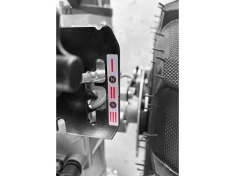 Мотоблок бензиновий  YATO: 4,1 кВт, бак- 3,6 л,  колеса Ø= 500 мм, 3 передачі вперед вперед/3 назад