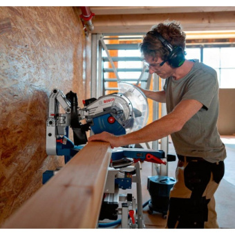 Акумуляторна торцювальна пила Bosch GCM 18V-305 GDC (18 В, без АКБ, 305 мм) (0601B43000)