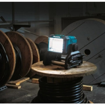 Акумуляторний ліхтар Makita DEADML811 (3000 лм, 14.4-18 В, без АКБ)