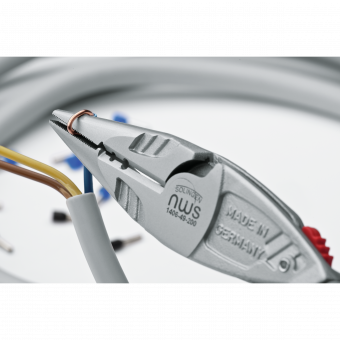 NWS  Плоскогубці комбіновані "Ergo Multi" з ізольов. ручками VDE до 1000 В: вигнуті 45°, L= 200 мм |