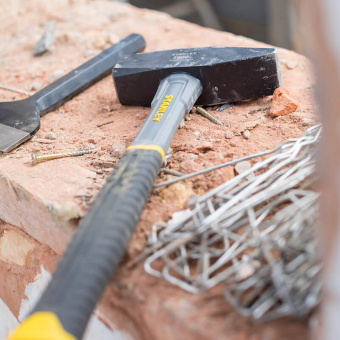 STANLEY STHT0-51907 Молоток 300г DIN 1041 с рукояткой из стекловолокна