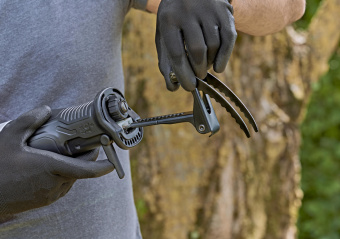 Пила шабельна мережева BLACK+DECKER, 750 Вт, 0 - 2800 ход/хв, величина ходу 20 мм, вага 2.4 кг