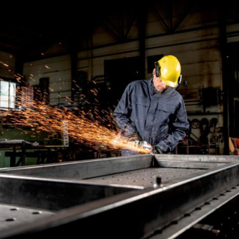 Акумуляторна безщіткова болгарка Metabo WB 18 LT BL 11-125 Quick (2х18 В, 8 А*год, 125 мм) (61305481