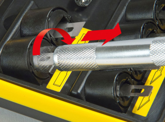 STANLEY STHT0-73872 Набор скальпелей "Hobby", 12 различных типов лезвий, две рукоятки, в кейсе.