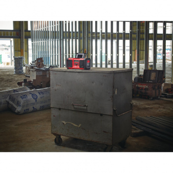 MILWAUKEE Аккумуляторное радио M18 JSR-0 4933451250 | 4933451250