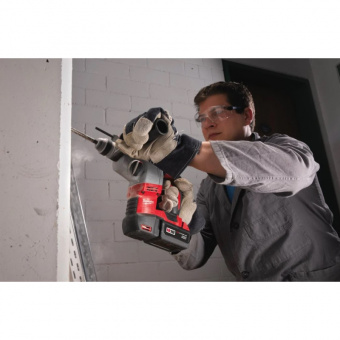 MILWAUKEE Аккумуляторный перфоратор HD18 H-402C 4933443468 | 4933443468