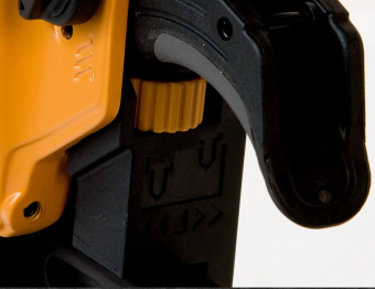 Пістолет скобозабивний BOSTITCH, пневматичний, тип кріплення "SX",4-16 мм | SX1838-E