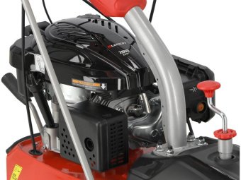 Підмітальна машина бензинова YATO: двигун- 3,5 кВт, зона підмітання- 1 м, швидкість- 0,7- 1,2 м/с