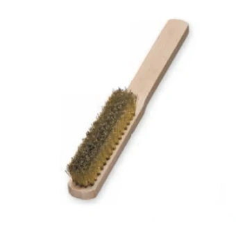 Щетка ручная для тонкой очистки 225 х 110 мм, латунная проволока 0,15 мм, 4-рядная LESSMANN (126411)